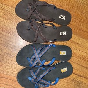 2 pair of Teva flip flops
